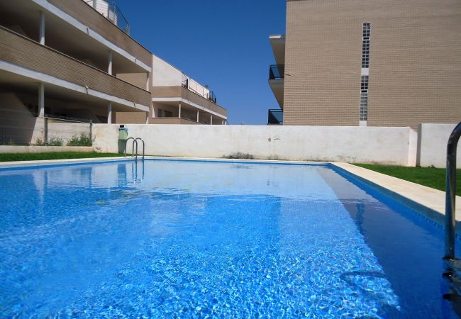 Cheap apartment in Peñiscola with swimming pool