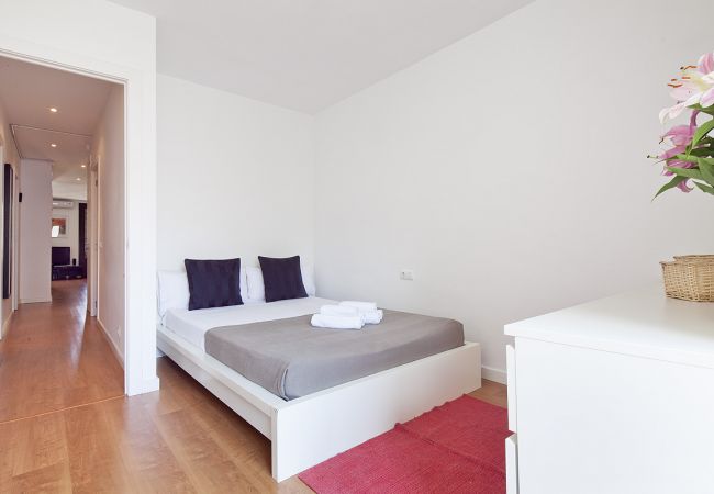Apartment in Barcelona - Travessera de Gracia 136