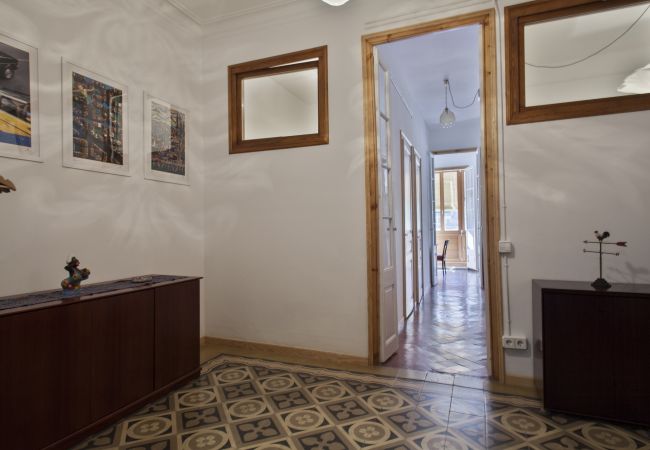 Apartment in Barcelona - Enric Granados 107